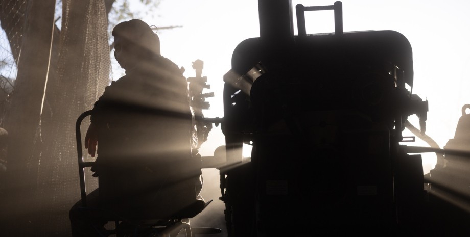 Український військовослужбовець зсу, зброя, війна