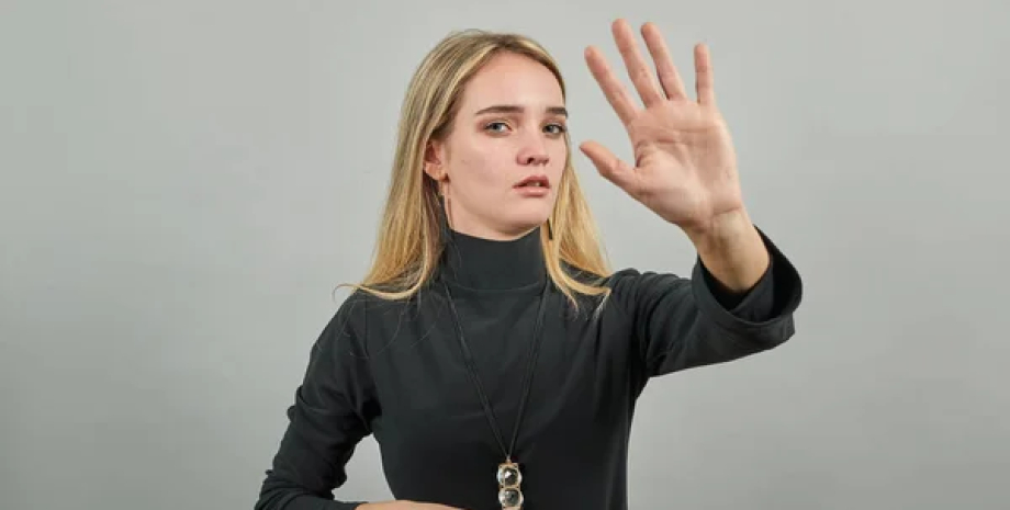 Жінка Жінка, зрада, гроші, сім'я