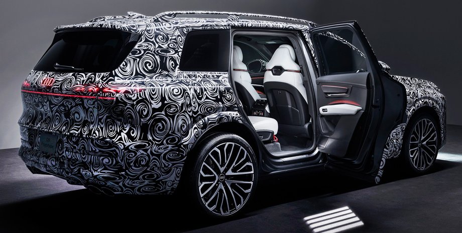 Audi представил интерьер новой модели Q9