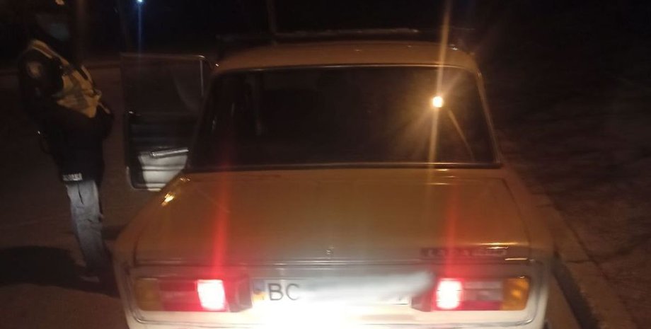 Львів, водій, п'яний, ковбаса,