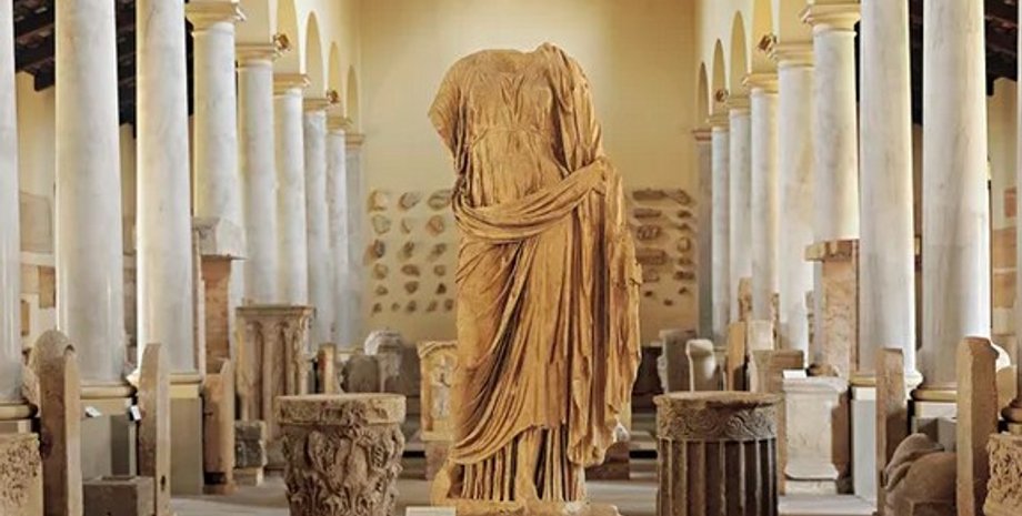 древнеримская статуя