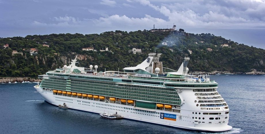 Турист прыгнул с круизного лайнера, корабль Liberty of the Seas компании Royal Caribbean, туризм, курьезы