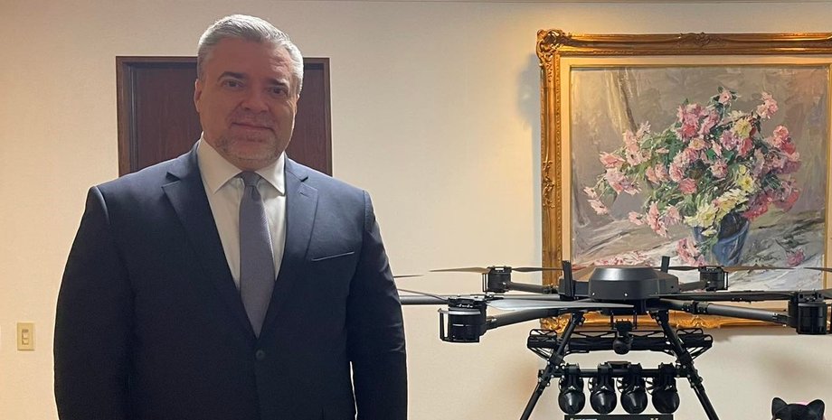 юрій лутовінов посол України в Японії юрій лутовінов посол України та дрон вампір