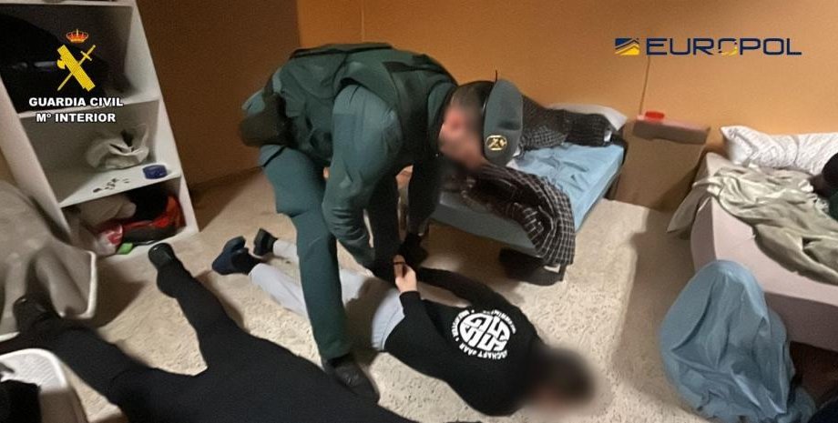 поліція іспанія тютюн українці