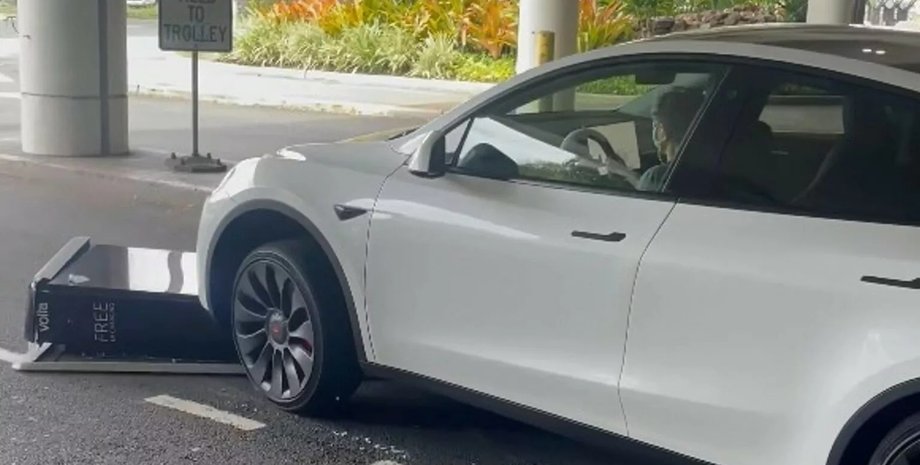 дтп тесла, tesla model Y, электромобиль Tesla