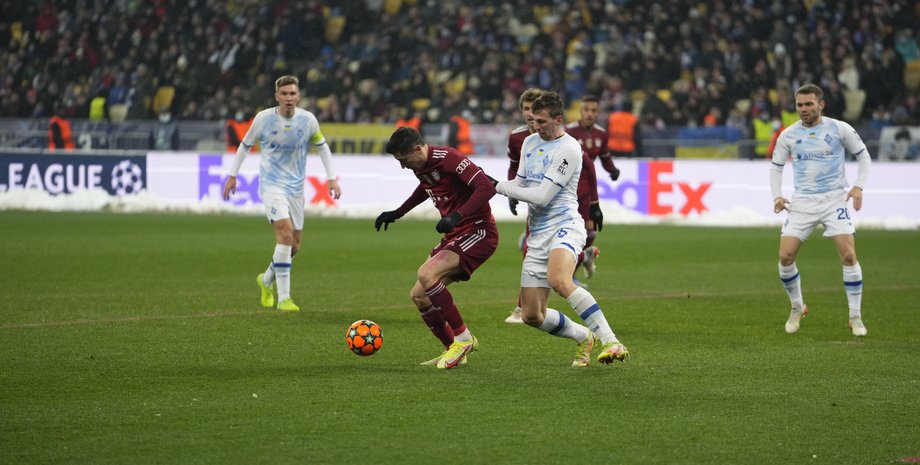 Илья Забарный Роберт Левандовскии Динамо Бавария