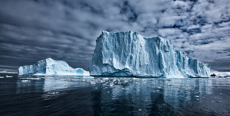Фото: Monumental Icebergs