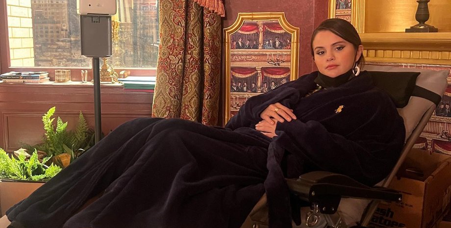 Селена Гомес, Селена Гомес стиль, шуба на зиму 2023, меховое пальто, какую куртку выбрать зимой 2023, париж