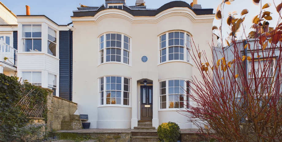 Коттедж Святой Анны, особняк, старинный коттедж, необычный дом, дом с садом, пещера в саду, продажа дома, пещера с электричеством