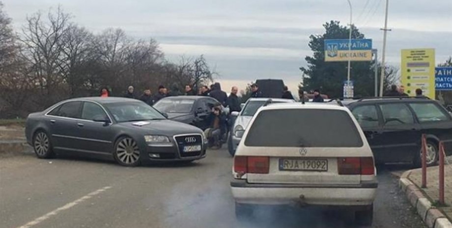 Автомобильная блокада в Закарпатье / Фото: mukachevo.net