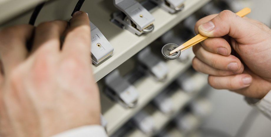 твердотельные аккумуляторы, твердотельные батареи, аккумуляторная батареи, батарея для электрокаров