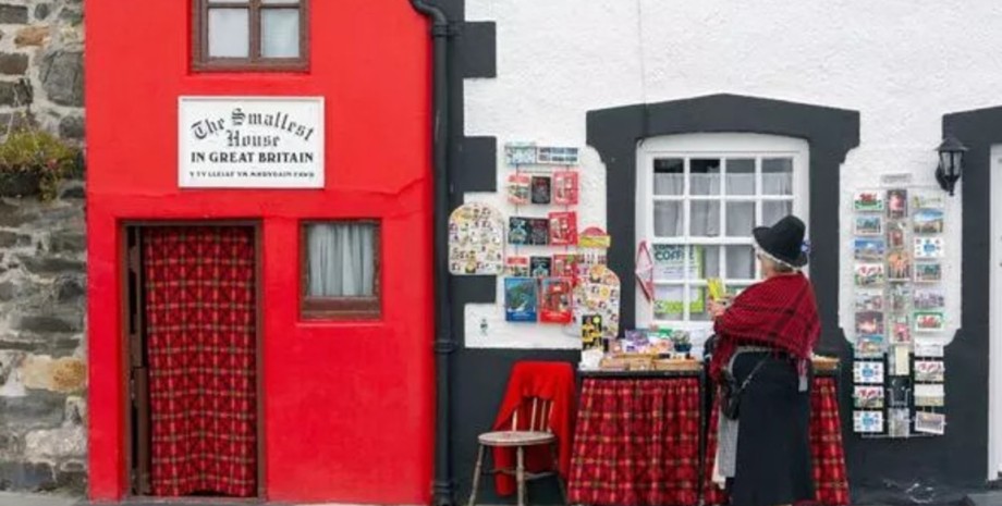 Самый маленький дом Самый маленький дом, улица, дом, Британия, туристы,