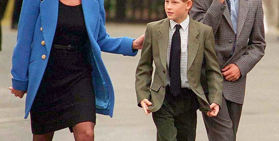 Діана з дітьми