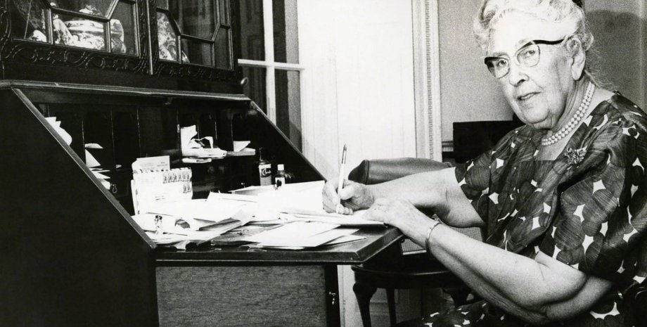 Агата Кристи, курс, писательница