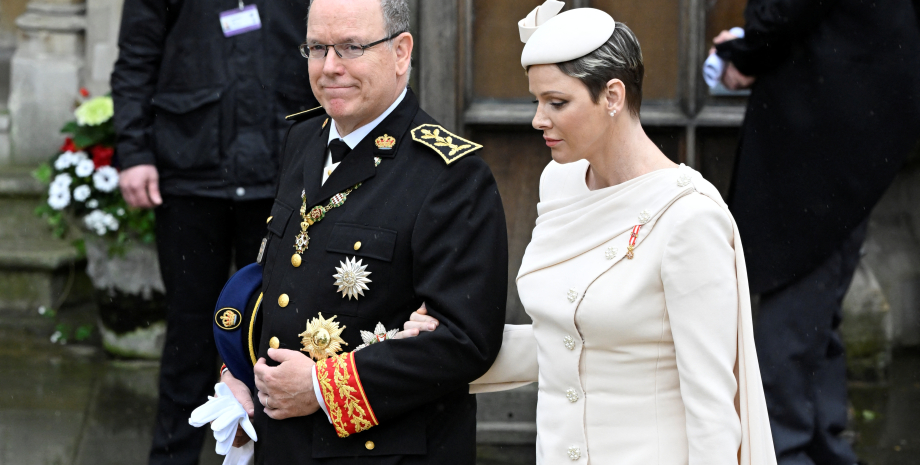 Княгиня Шарлен и князь Альбер, княгиня монако Шарлен, княгини монако Шарлен на коронации, коронация чарльза