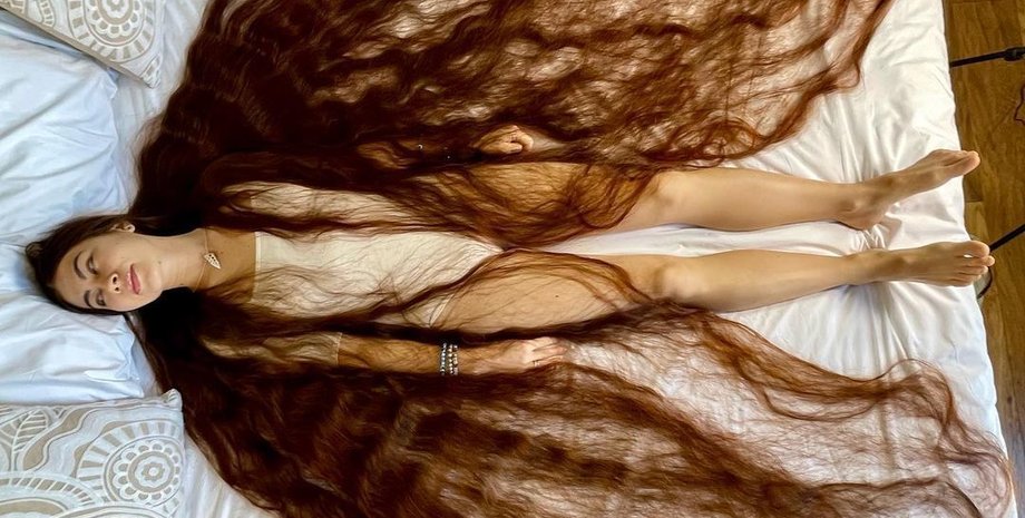 Алия Насырова с самыми длинными волосами на планете, Книга рекордов Гиннеса, титулы, внешность