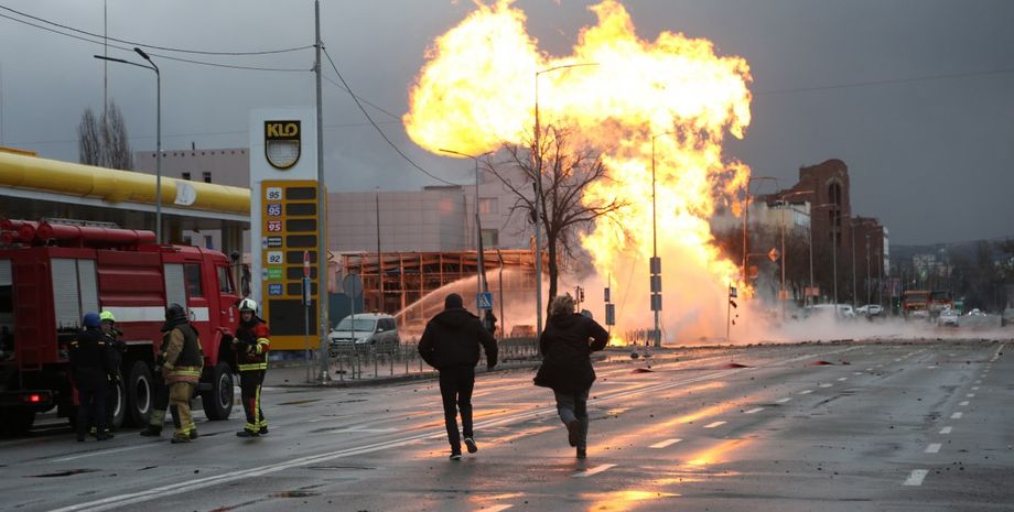 ракетний удар, україна ракетний удар, 2 січня ракети, влучення ракети київ