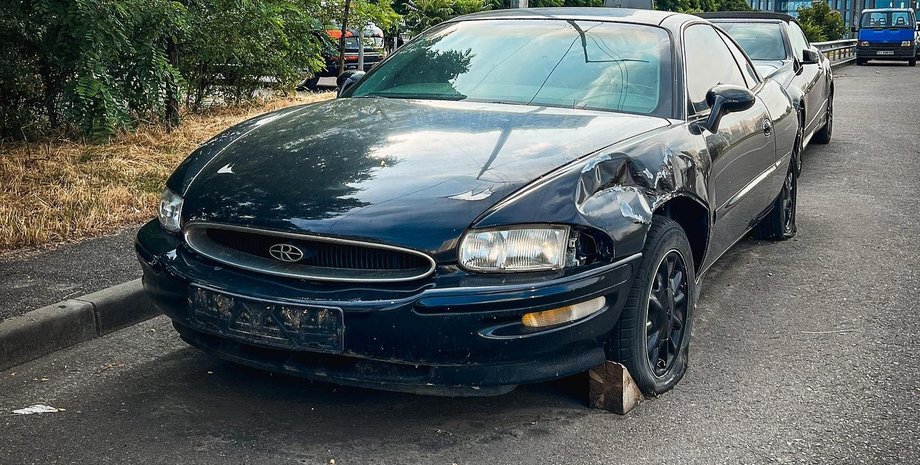 Buick Riviera, Buick Riviera 1994, купе Buick, заброшенное авто