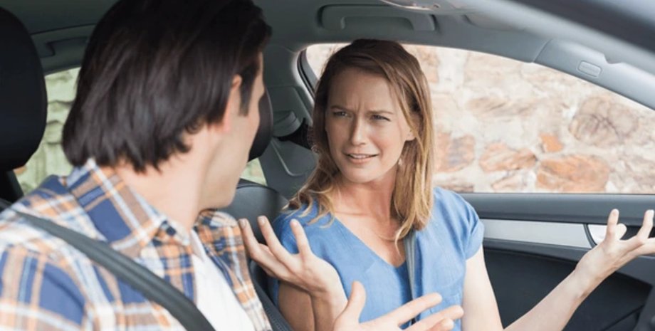 Ссора, машина, парень и девушка, девушка сбила своего парня, сеанс парной терапии, отношения, переехала своего парня,