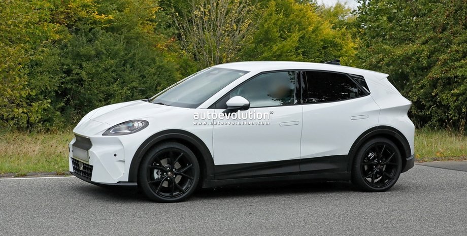 новий CUPRA Raval