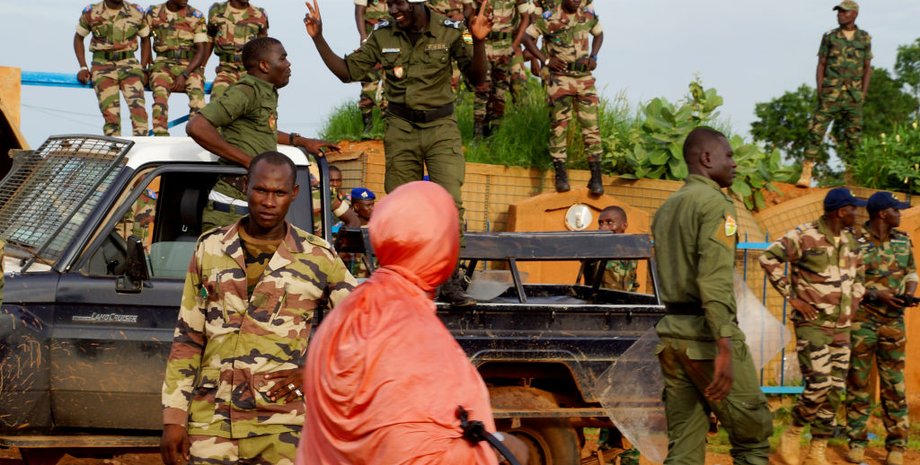 Нигер, боевые действия в Нигере, вторжение в Нигер, переворот в Нигере, большая война в Африке, война в Африке, третья мировая, война за ресурсы, война за уран, война за никель, трубопровод из Африки в Европу