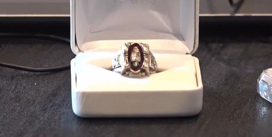 Чоловік з США знайшов на присадибній ділянці перстень, він розпочав пошуки законного власника і знайшов