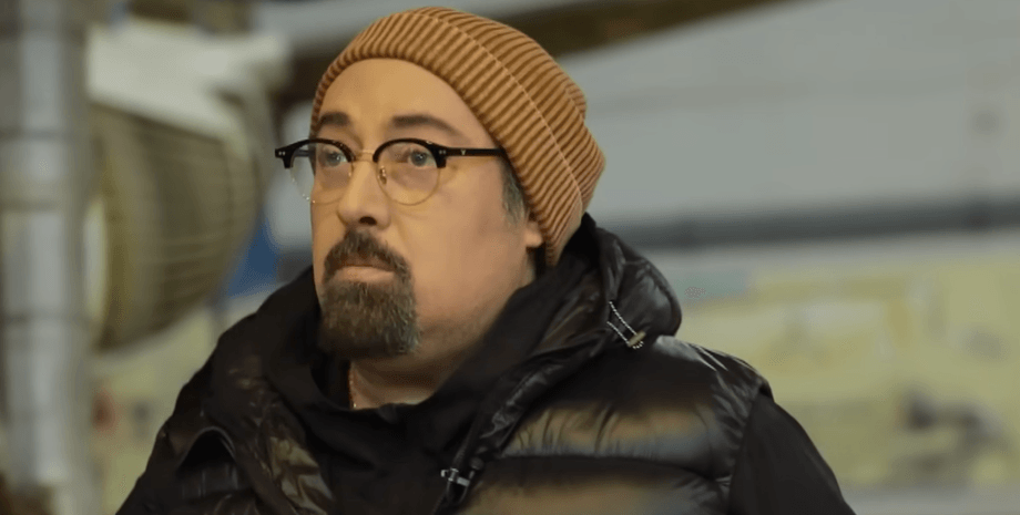 Дмитро Коляденко засудив артистів, які виїхали