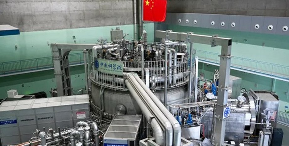 термоядерный реактор EAST