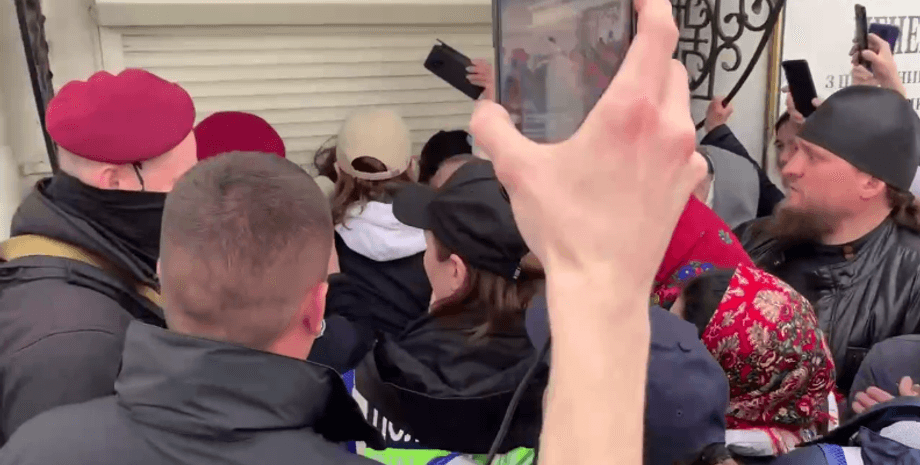 Бійка, Києво-Печерська лавра, лавра, упц мп, зіткнення лавра