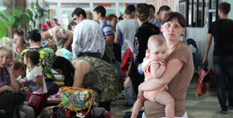 украинские беженцы в Будапеште, беженцы в венгрии, украинцы в венгрии