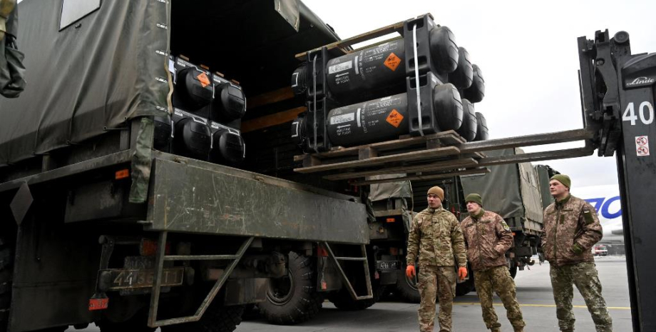 вооружение США для Украины Поставки оружия в Украину пройдут через Европу