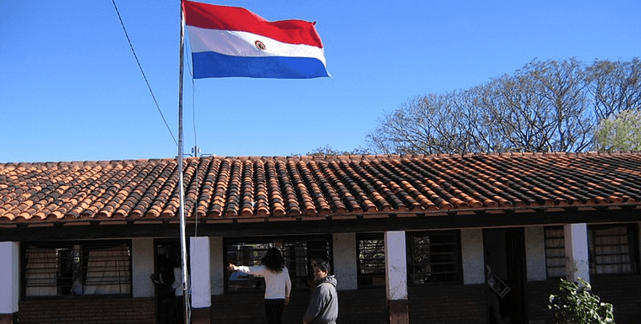 Прапор країни, Парагвай, звільнили чиновника, угода з вигаданою країною, Сполучені Штати Кайласи, меморандум, міністр