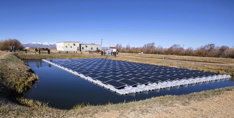 Солнечные панели на воде
