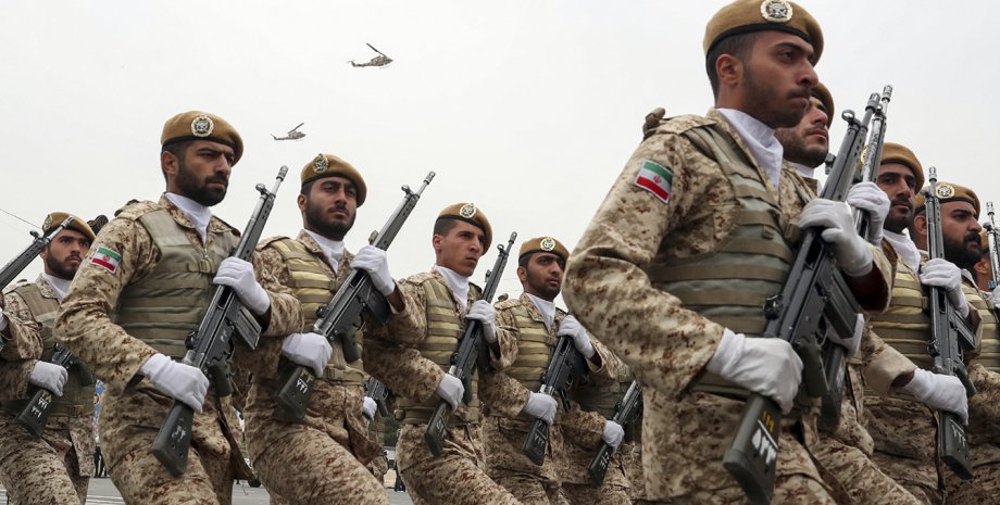 Иранские военные, Иран, война, парад, фото