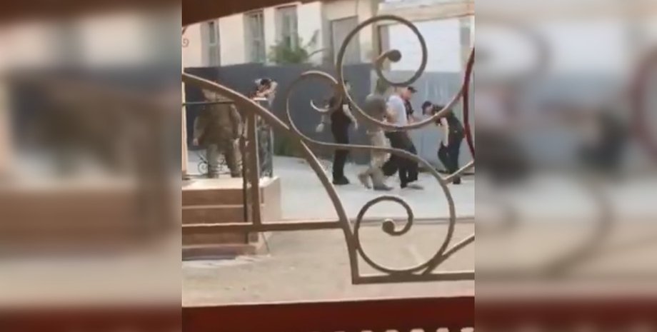 Задержание в Мукачево, Закарпатская область задержание, Закарпатская область полиция, Мукачево вокзал инцидент, Мукачево скандал, Мукачево скандал