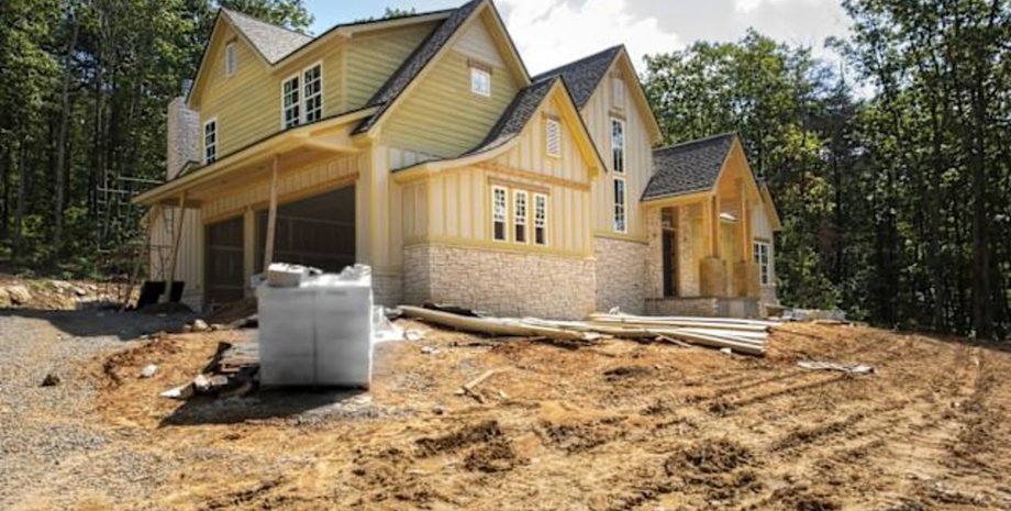 В США семейный дом снесли без разрешения и построили современный дуплекс