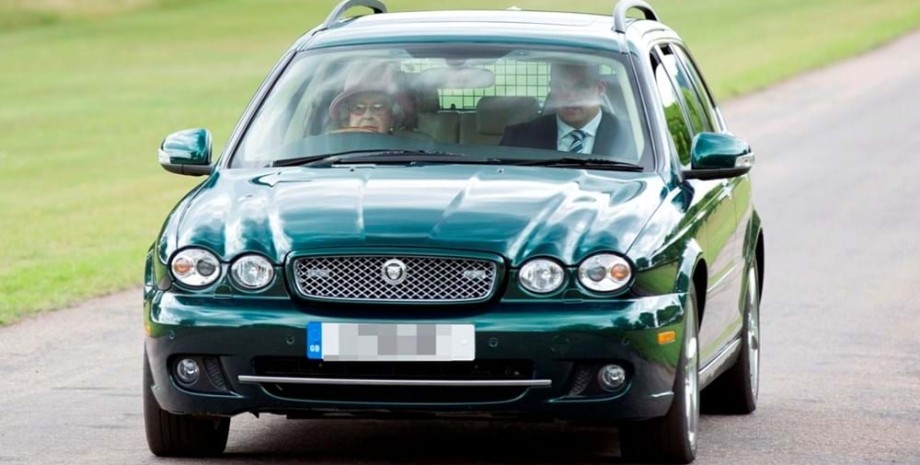 Jaguar X-Type, универсал Jaguar, авто королевы Елизаветы, авто Елизаветы ІІ, авто королевы Великобритании