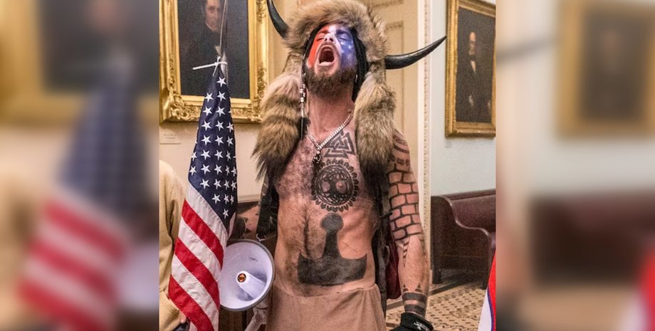 Штурм Капітолія, шаман Капітолій, шаман штурм Капітолію, заява шаман США, Капітолій 6 січня 2021 року