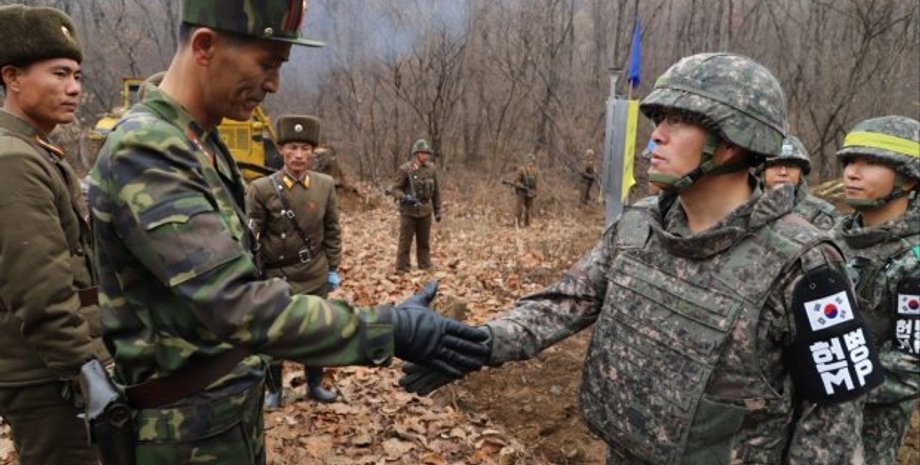 Военные, КНДР, Южная Корея