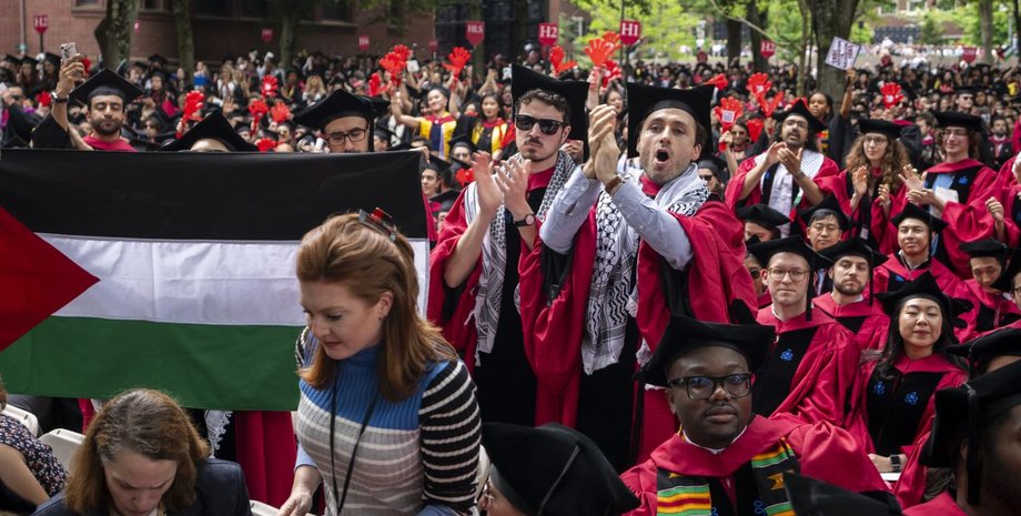 Администрация Трампа запретила Гарварду обучать студентов-иностранцев