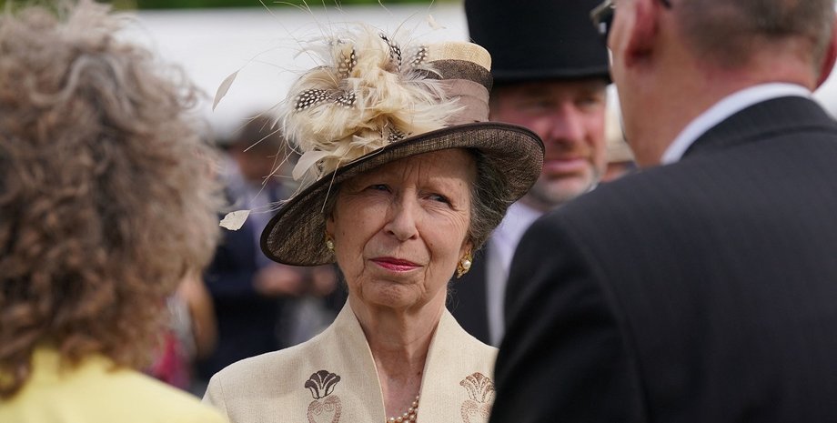 Принцеса Анна, сестра короля, сестра короля чарльза