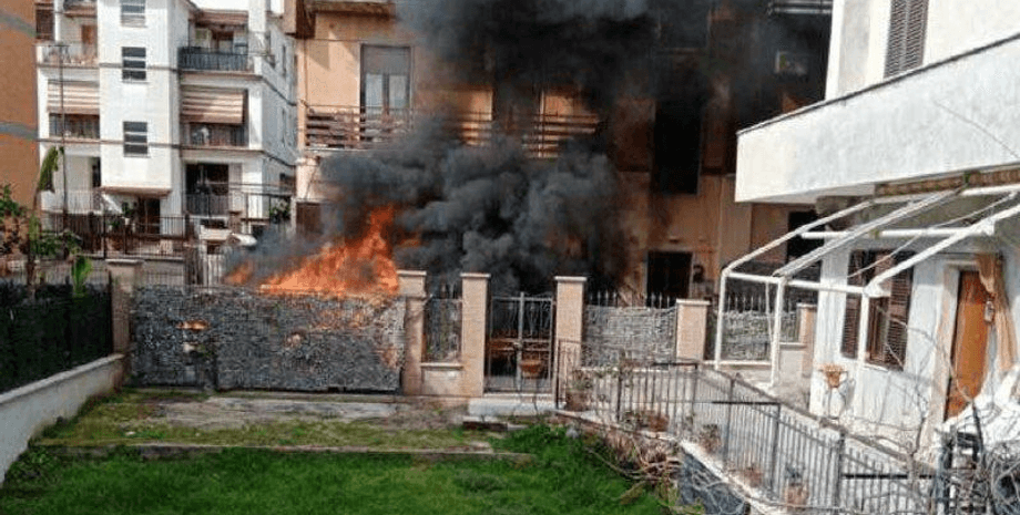 италия авиакатастрофа. крушение самолет, самолет пожар