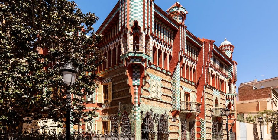 Дом Гауди, Casa Vicens, Airbnb, ночь в доме гауди