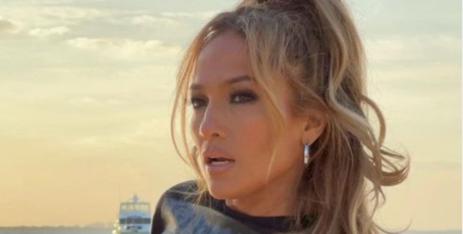 Дженніфер Лопес, фігура в купальнику