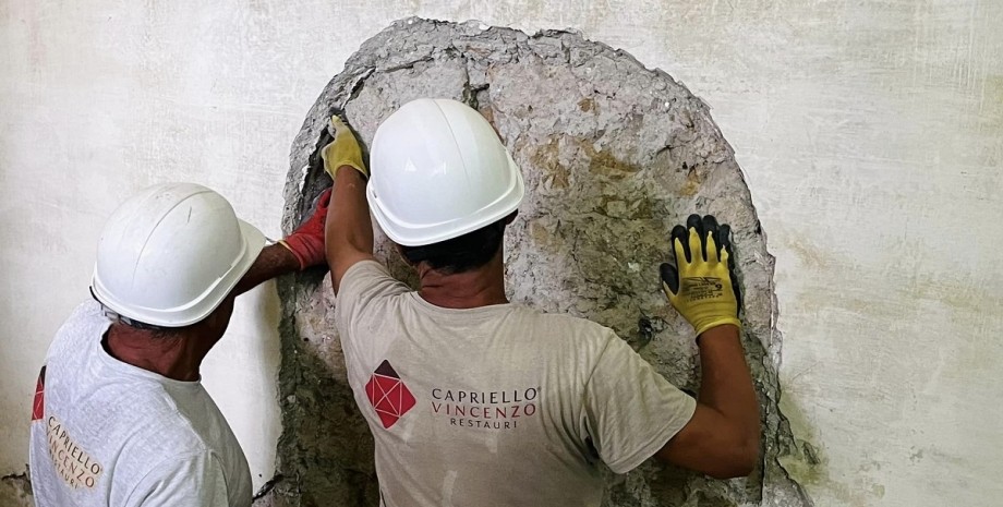 Робітники відкрили невідомі фрески Неаполя