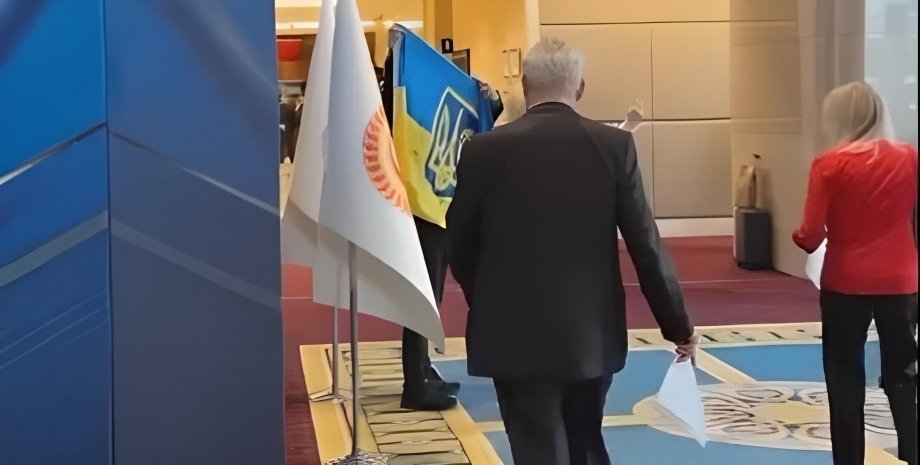 Депутату, сорвавшему украинский флаг в Турции объявили благодарность