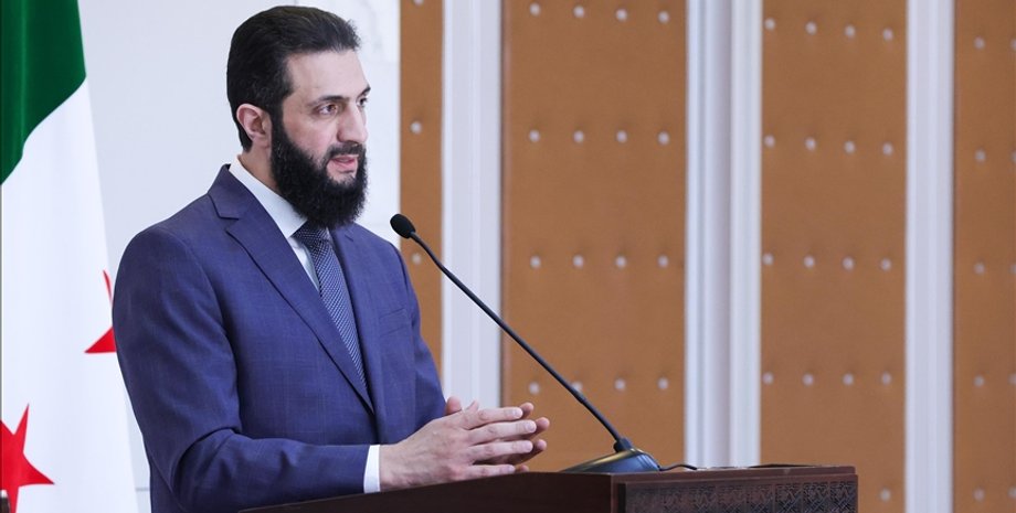 Президент Сирії Ахмед аль-Шараа Виступ президента Сирії Ахмеда аль-Шараа під час першої телевізійної промови в якості перехідного президента