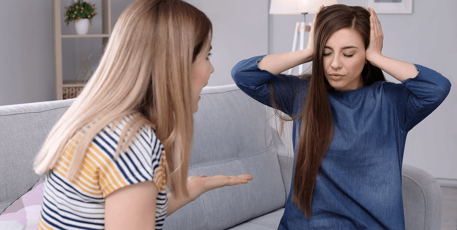 Ссора подруг, ссора сестер, спор, девушки, конфликт между девушками, украла воспоминания, чужие воспоминания,