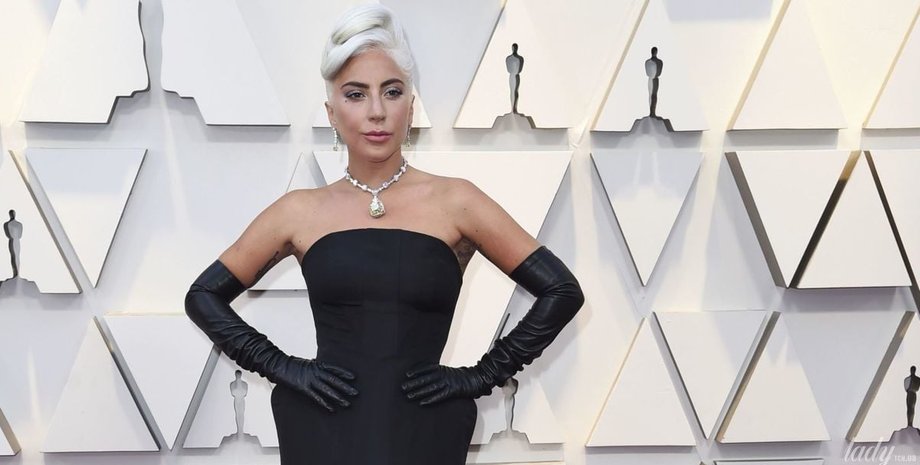 Леді Гага одягнула український вінок