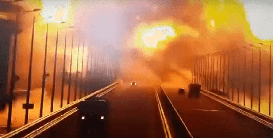 Взрыв на Крымском мосту, взрыв грузовика, Крымский мост взорвали, Махир Юсубов, юбилей Путина. Крымский мост разрушен